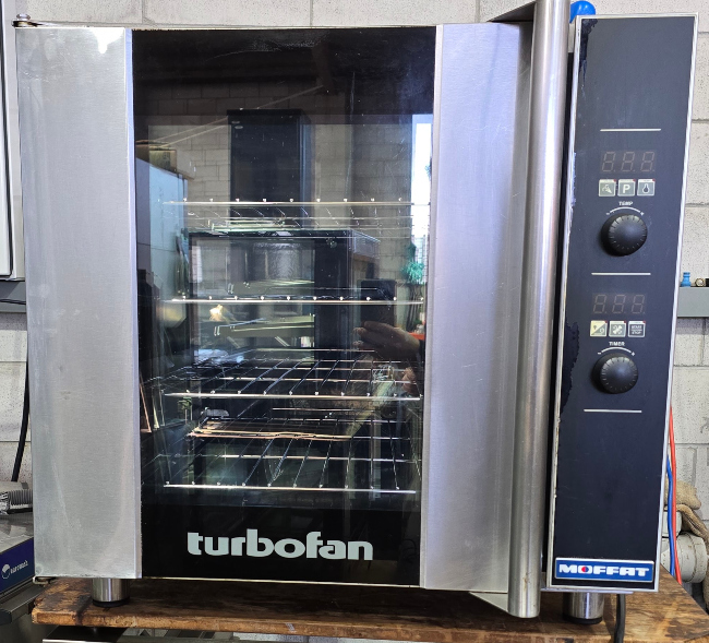 Turbofan Electric Convection Oven E32D4 - Used - 27.5amp - $4395 + GST